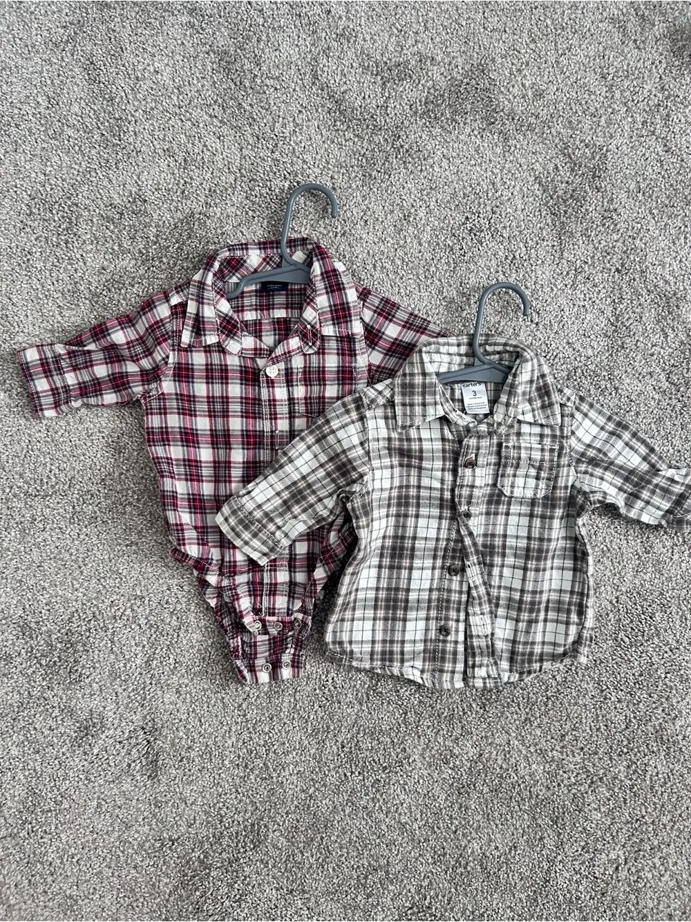 Baby Plaid Button-Up Bodysuit & Shirt Set - Red and Gray